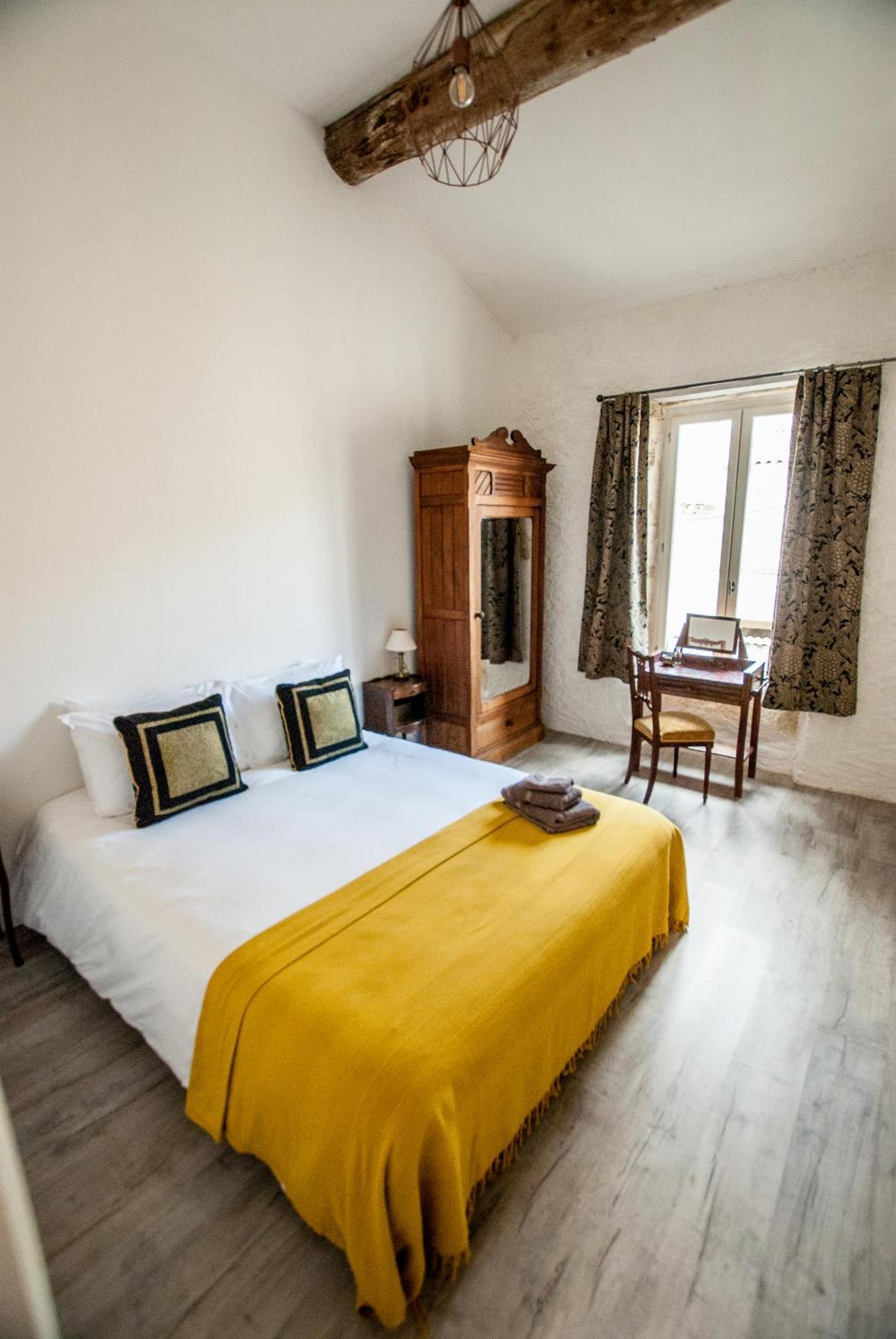 La Calade Bed and Breakfast Montouliers Exteriör bild