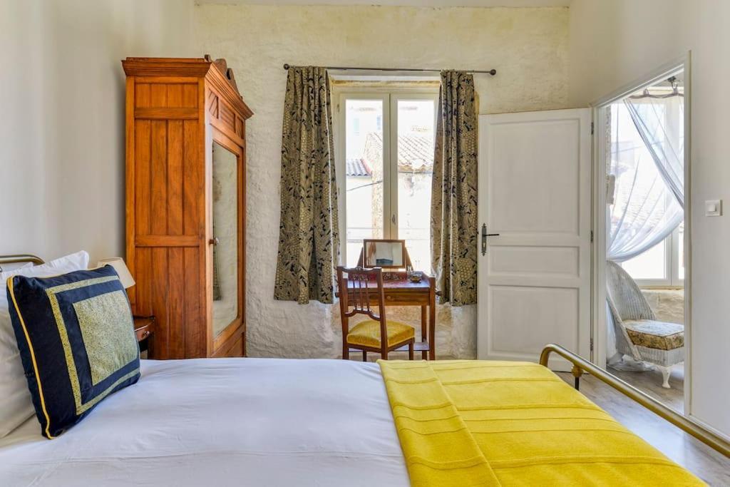 La Calade Bed and Breakfast Montouliers Exteriör bild